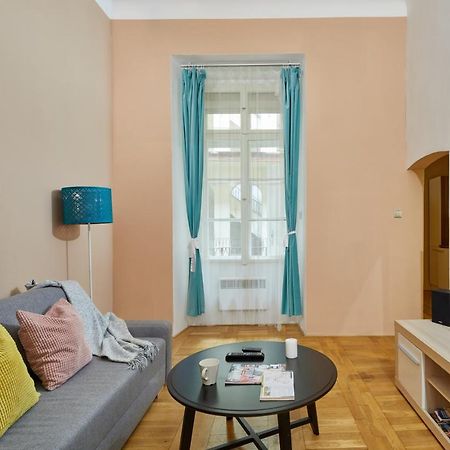 Prague Days - Cozy Flat In The Old Townアパートメント エクステリア 写真