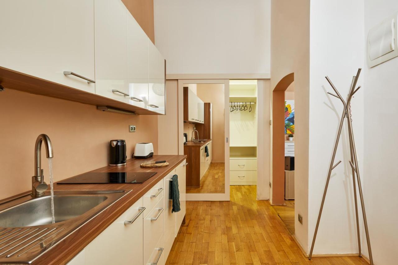 Prague Days - Cozy Flat In The Old Townアパートメント エクステリア 写真