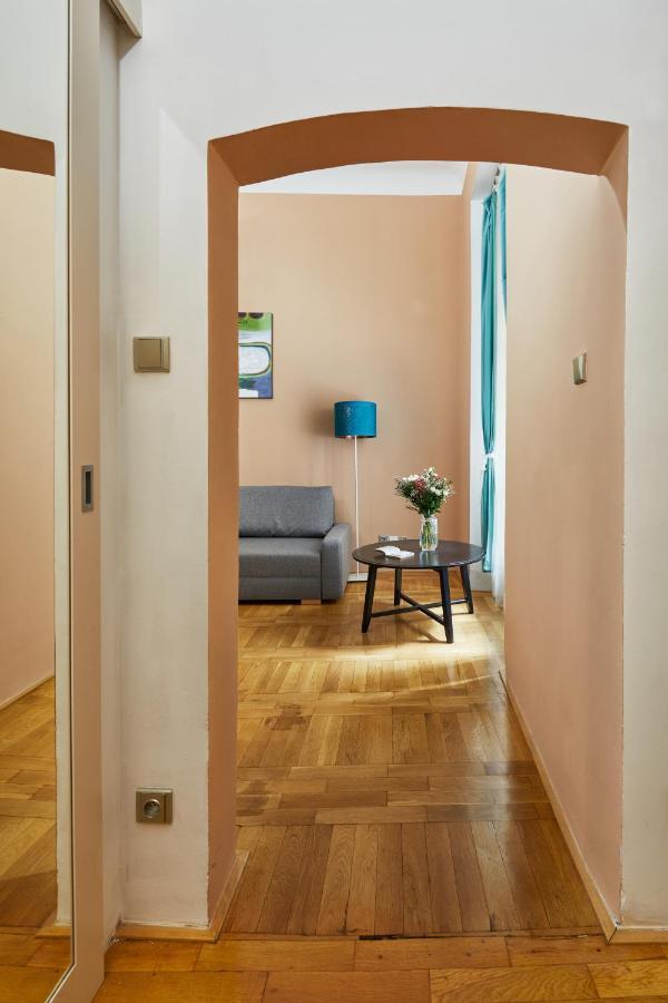Prague Days - Cozy Flat In The Old Townアパートメント エクステリア 写真